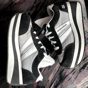 Vintage platform Skecher sneakers